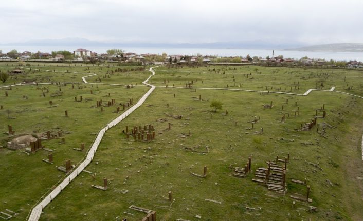 Tarihi kent Ahlat’ta tam kapanma sessizliği
