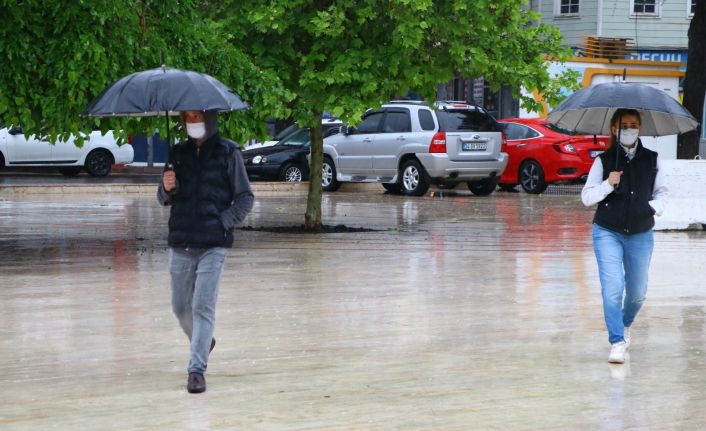 Tekirdağ’da beklenen yağış başladı