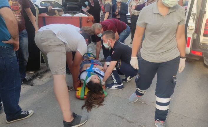 Traktörün römorkunda düşerek ağır yalandı