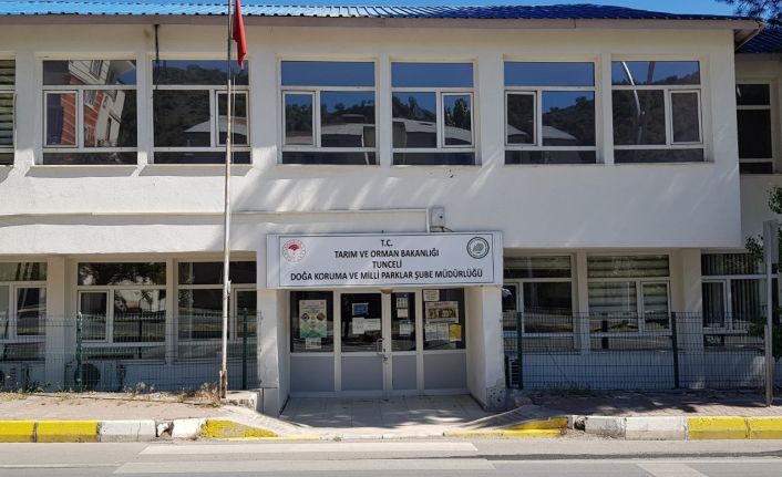 Travma geçiren yaban keçisi ile kanadı zedelenen leylek tedavi altına alındı