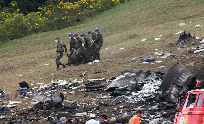 Uçak kazasında hayatını kaybeden İspanyol askerleri anma törenlerine pandemi engeli