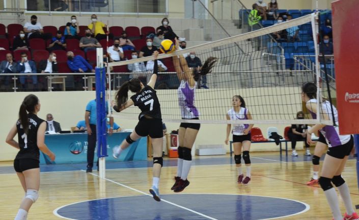 15 ayın ardından ilk resmi maçlarını rahat kazandılar