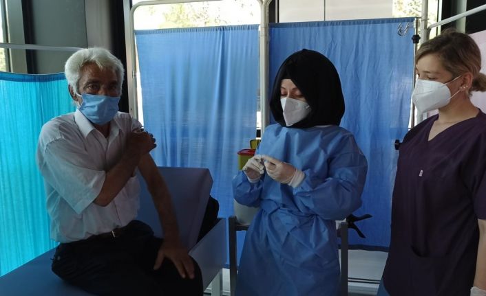 244 binden fazla aşı yapılan Düzce’de Aşı Merkezi yoğun ilgi görüyor