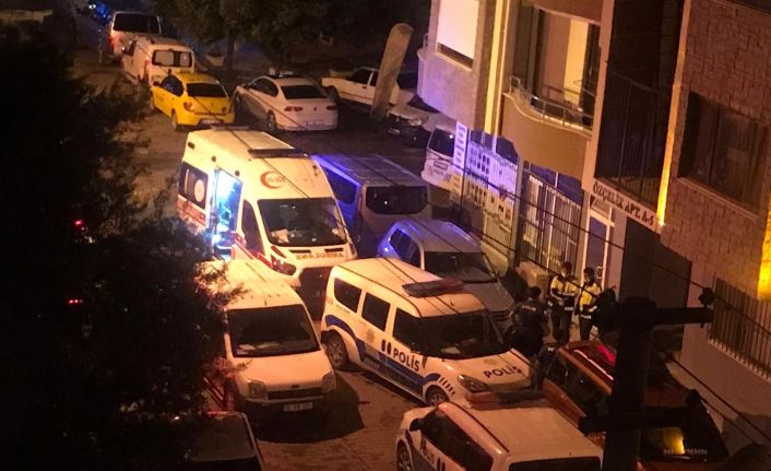 35 suç kaydı bulunan ve cezaevinden izinli çıktığı öğrenilen şahsın anne ve babasını öldürdüğü iddia edildi