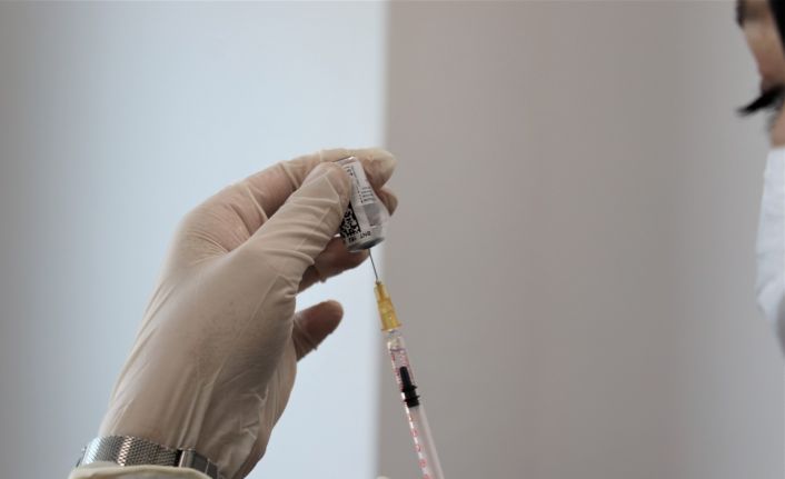 40 yaş üzeri aşılama devam ediyor: “Bugün için randevu alan kişi sayısı 750 bin”