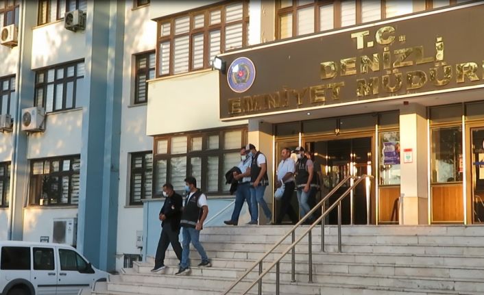 95 kişiyi mağdur eden tefecilerin evinden 2 milyonluk çek ve senet çıktı
