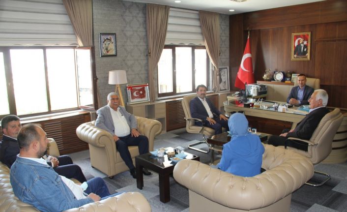 AK Parti Ağrı Merkez İlçe Başkanı Yıldız’dan Milli Eğitim Müdürü Tekin’e ziyaret