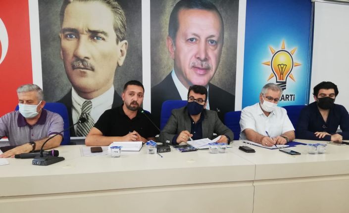 AK Parti Batman İl Başkan Gür mahalle başkanları ile bir araya geldi
