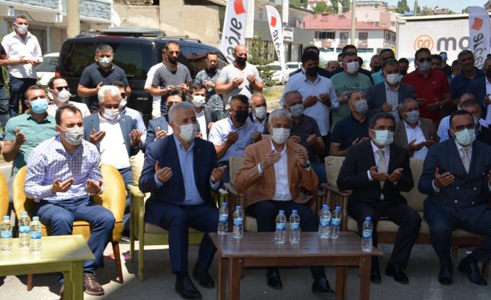 AK Parti Kars Milletvekilleri Arslan ve Kılıç Sarıkamış’ta işyeri açılışına katıldı