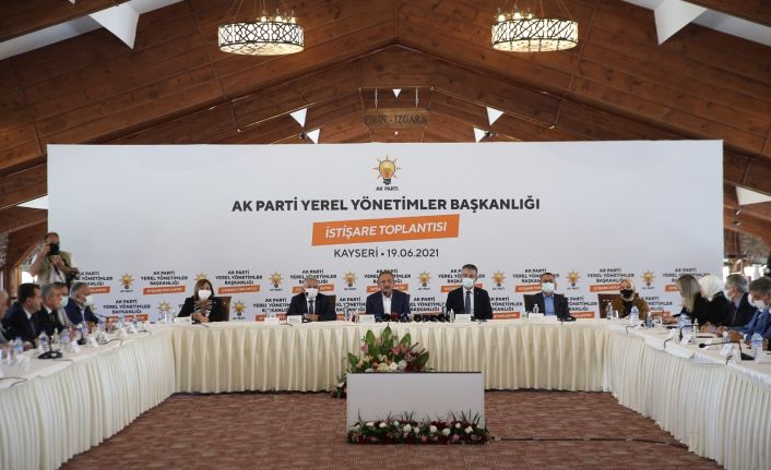 AK Parti’li Özhaseki: “CHP’li belediyelerin taş üstüne taş koydukları yok. Algı operasyonu çekerek devam ediyorlar”