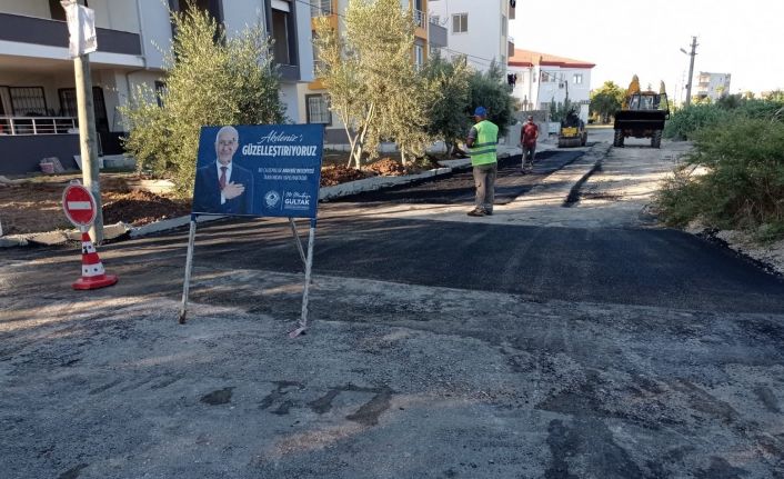 Akdeniz ilçesinde asfalt ve yol açma çalışmaları hız kazandı