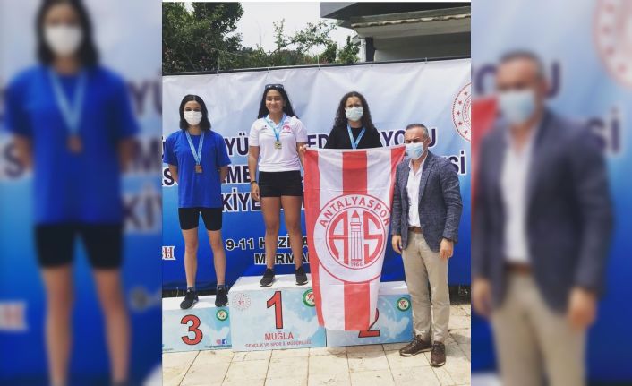 Albayrak, Süpürgeci ve Erdoğan Paris yolcusu