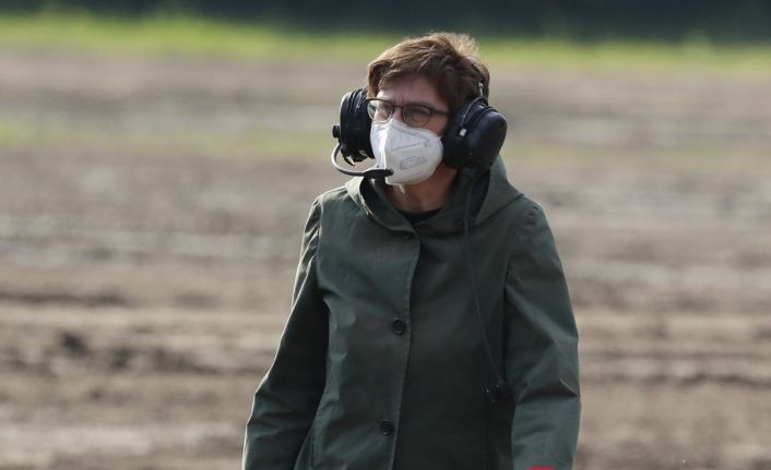 Almanya Savunma Bakanı Kramp-Karrenbauer: "Litvanya’daki olay Alman ordusunun itibarını tehlikeye attı"