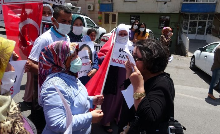 Almanya’da evlat nöbetini tek başına sürdürüyordu, Diyarbakır’a gelip HDP önündeki ailelerle buluştu
