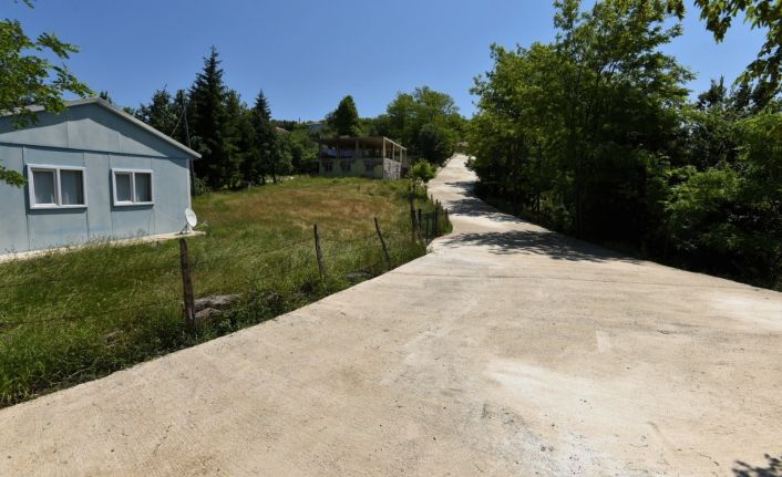 Altınordu’da beton yol çalışmaları sürüyor