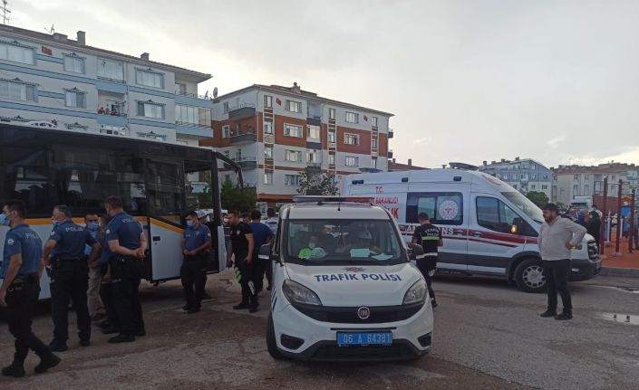 Ankara’da park için manevra yapan otobüsün altında kalan yaşlı adam öldü