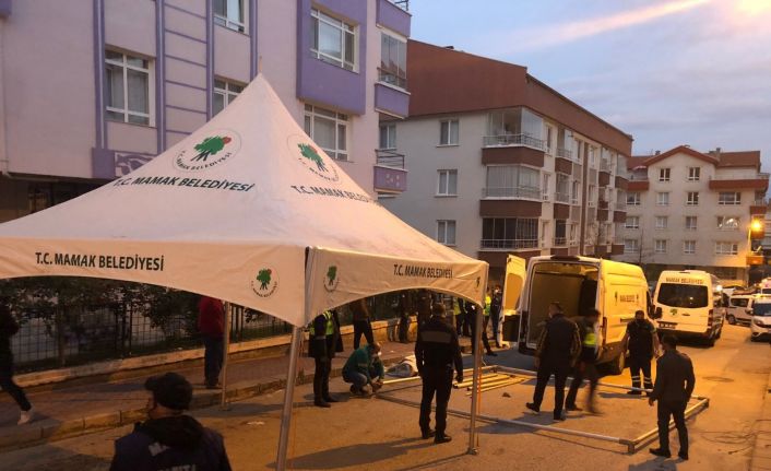 Ankara’da temeli hasar gören ve otoparkı çöken 3 katlı apartman tahliye edildi