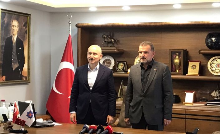Bakan Karaismailoğlu: “Bölgesinde lider, dünyada söz sahibi bir ülke olacak Türkiye’nin en önemli yatırımlarından Kanal İstanbul’un ilk köprüsünün temelini Cumhurbaşkanımızın liderliğini atıyoruz”