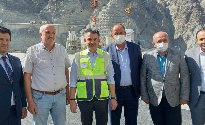 Bakan Pakdemirli: “Yusufeli Barajı’nda bu yılın Aralık ayı sonu itibariyle su tutmaya, 2023 yılı başında da enerji üretmeye başlayacağız”
