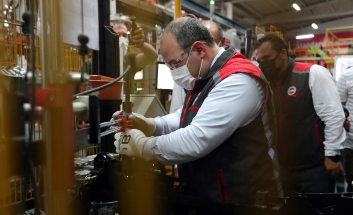 Bakan Varank: “TOGG, endüstrideki elektrikli araç ve otonom araç dönüşümünü yakaladı”