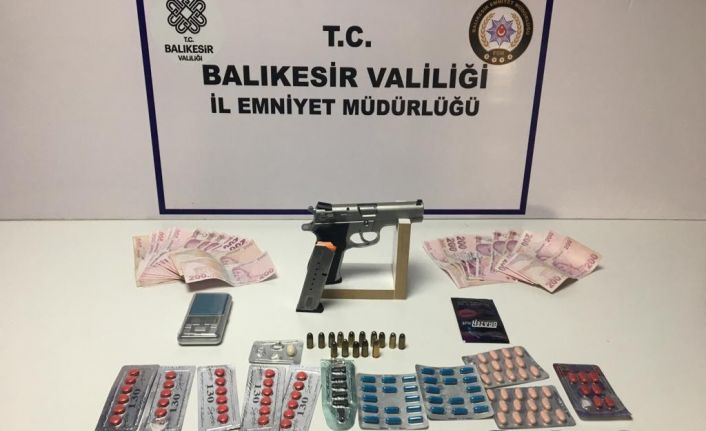 Balıkesir’de polisten 26 şahsa ’Huzur’ operasyonu