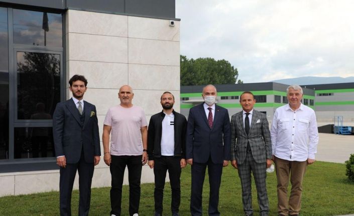 Başkan Özlü ilk 500 sanayi kuruluşu içine giren firmaya ziyaret etti