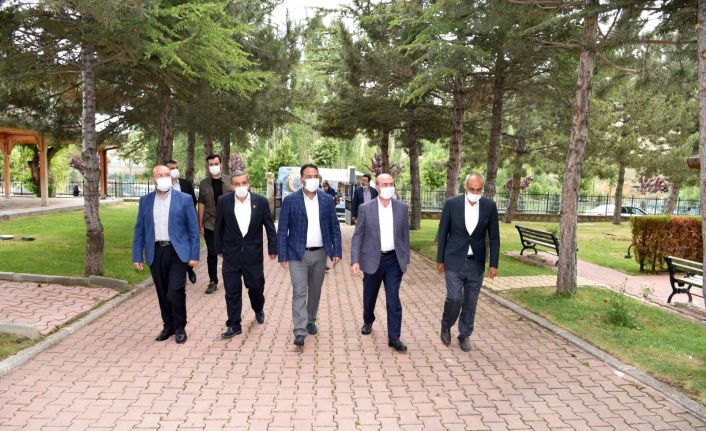 Başkan Pekyatırmacı mahalle ziyaretlerini dış mahallelerde sürdürüyor