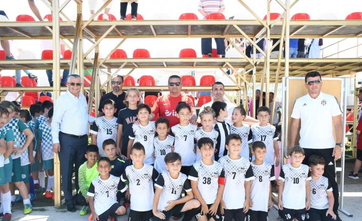 Başkan Topaloğlu, Daima Kemer Cup Futbol Turnuvası ödül törenine katıldı