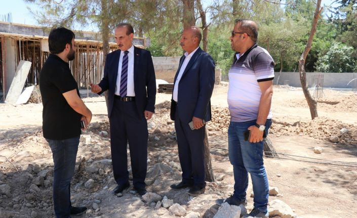 Başkan Yalçınkaya okulların inşaatını inceledi