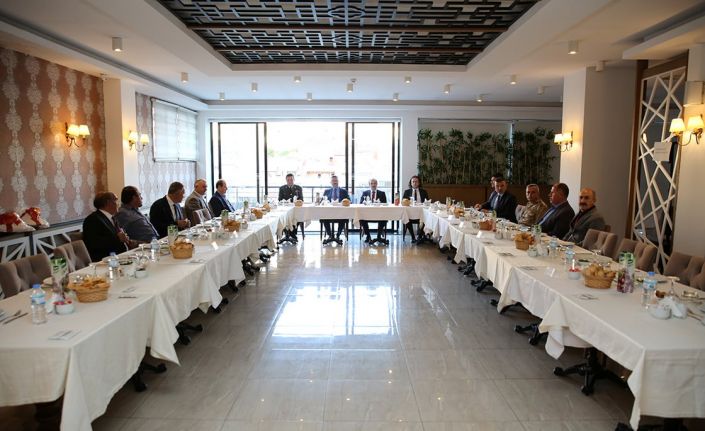 Başsavcı Bıçakcı ve Adalet Komisyonu Başkanı Bilgin için veda yemeği düzenlendi