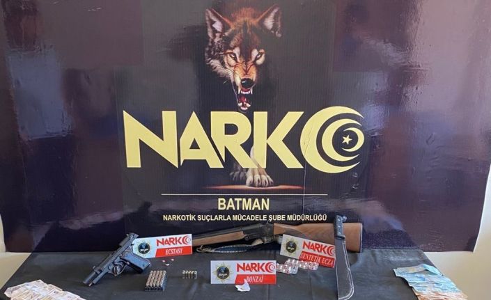 Batman’da uyuşturucu tacirlerine eş zamlı operasyonda 16 kişi göz altına alındı