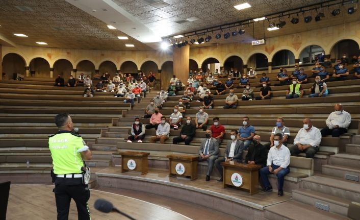 Belediye şoförlerine eğitim düzenlendi