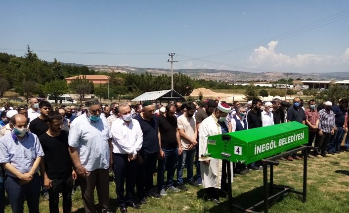 Bir babanın en acı günü; 2 kızını aynı anda toprağa verdi