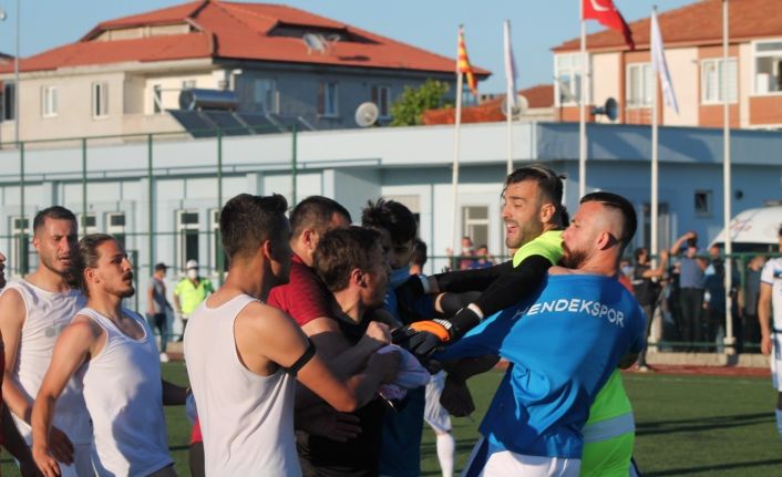 Boks ringine dönen maç sonrası 6 oyuncu disiplin kuruluna sevk edildi