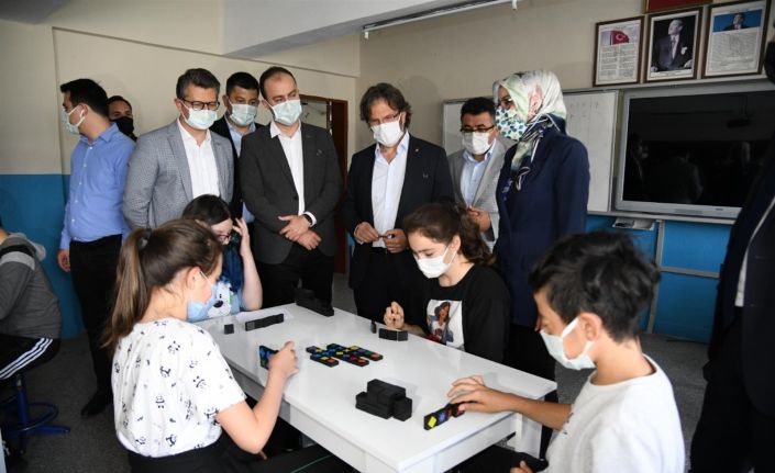 Büyükşehir’in bilim tırı Kocaavşar’da