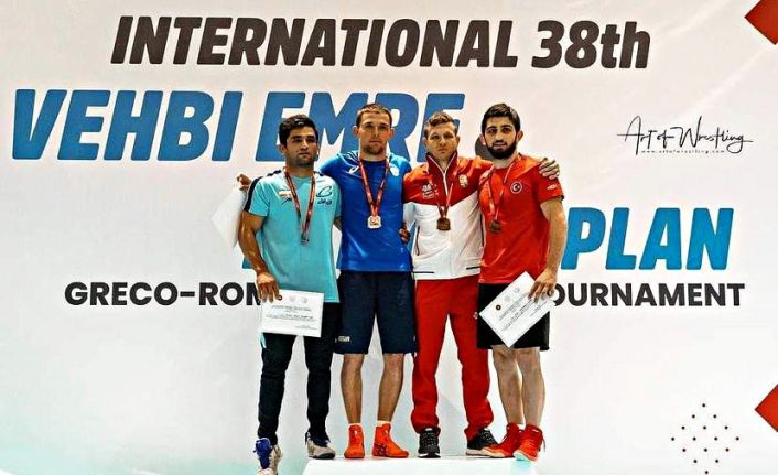 Büyükşehir’in güreşçisi ülkeye milli gururu yaşattı
