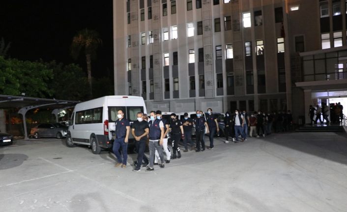 Çalıntı ve hacizli arabaların motor ile şasi numaraları değiştirip, satmışlar