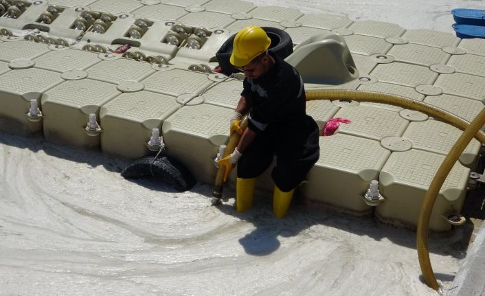 Çanakkale Boğazı’nda müsilaj temizliği 4’üncü gününde devam ediyor