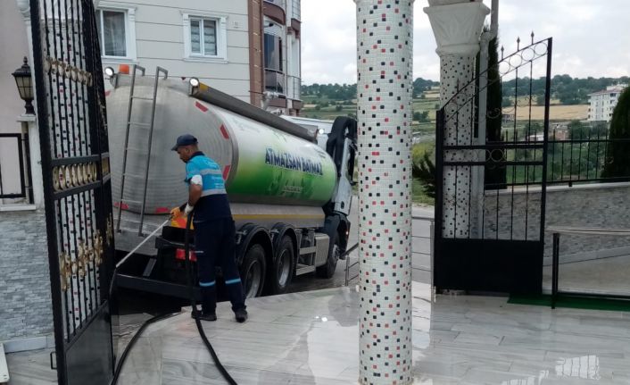 Cuma namazı öncesi camiler dezenfekte edildi