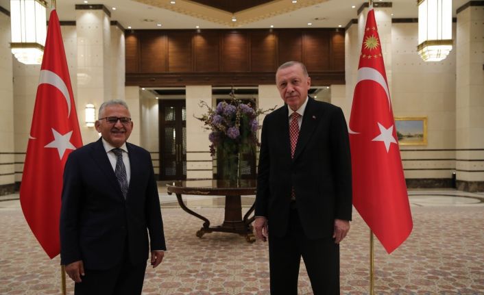 Cumhurbaşkanı Erdoğan, Büyükkılıç’ın da olduğu 40 belediye başkanı ile görüştü