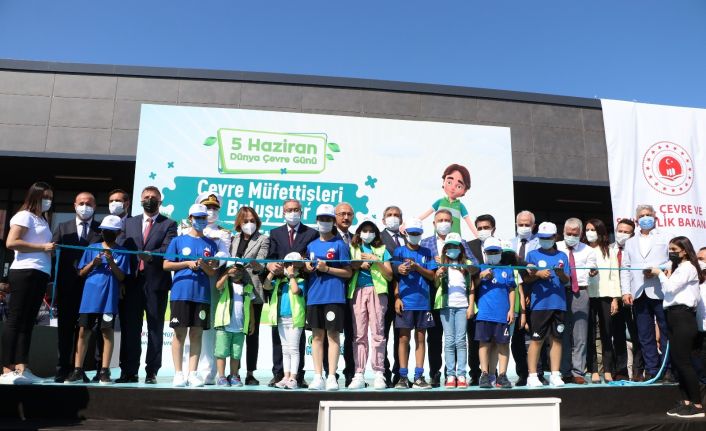 Cumhurbaşkanı Erdoğan, Türkiye’nin en büyüklerinden Mersin Millet Bahçesini video konferansla açtı