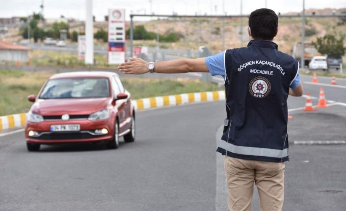Denizli’de aranan şüphelilere yönelik yapılan çalışmada 107 yabancı uyruklu kişi yakalandı