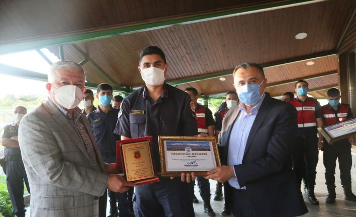 Develi’de ilçe protokol, tayini çıkan jandarma personeli ile bir araya geldi