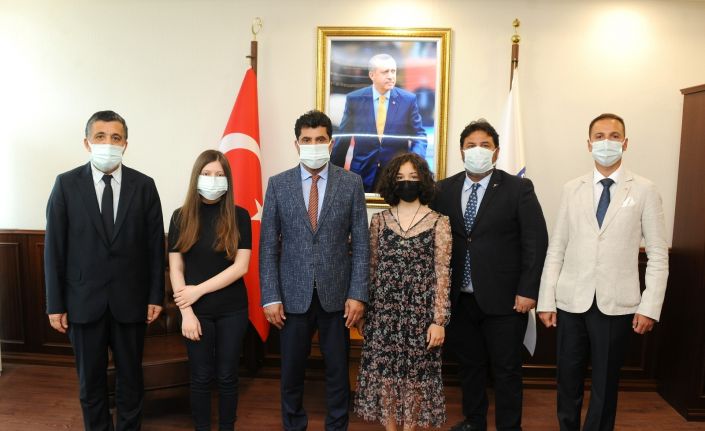 Devlet Konservatuarı öğrencileri ADÜ Rektörü Aldemir ile görüştü