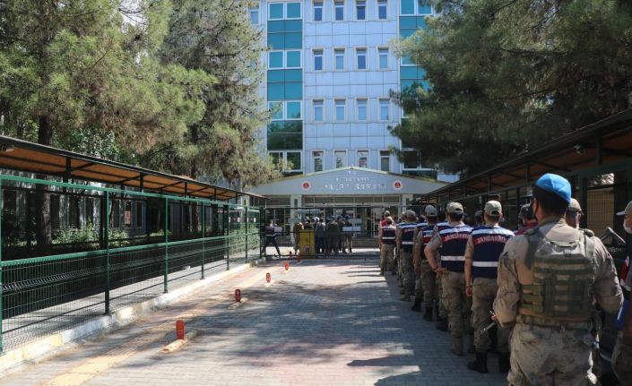 Diyarbakır’da uyuşturucu ticareti ile teröre fon sağlayan 33 kişi tutuklandı