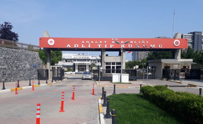 Eşi tarafından öldürülen Arzu Rahman Güney ve çocuğunun cenazeleri Adli Tıp Kurumu’ndan alındı