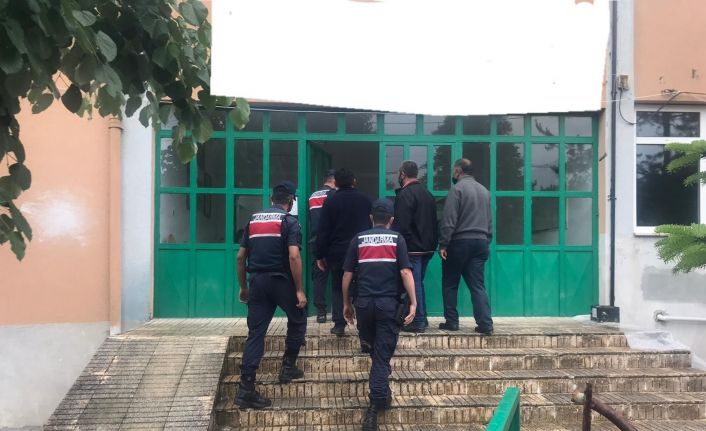 Eski okul binasını sahte ilaç üretiminde kullandılar