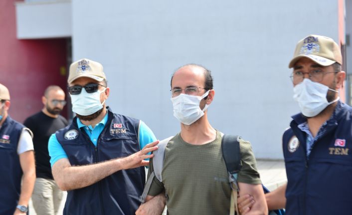 FETÖ’den 7.5 yıl hapis cezası alan müdür yardımcısı hücre evinde yakalandı