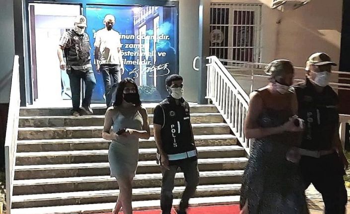 Fuhuş operasyonunda 14 kişiye 12 bin 900 TL idari para cezası