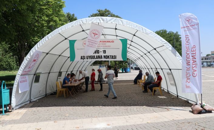 Gaziantep’te günlük 35 bin kişi aşılanıyor